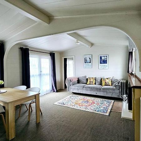 Cosy Lockwood In Town Villa Taupo Exterior photo